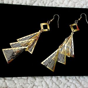 💖 Women's Gold Colored Metal Earrings